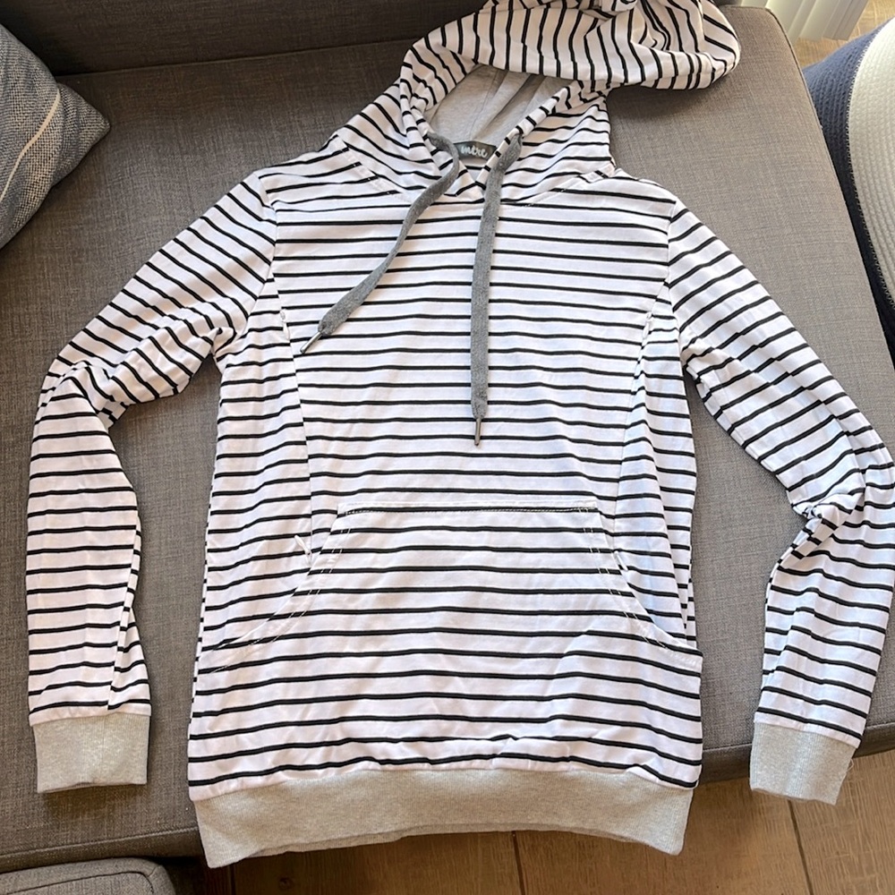 La Mere Nursing sweatshirt/hoodie light weight